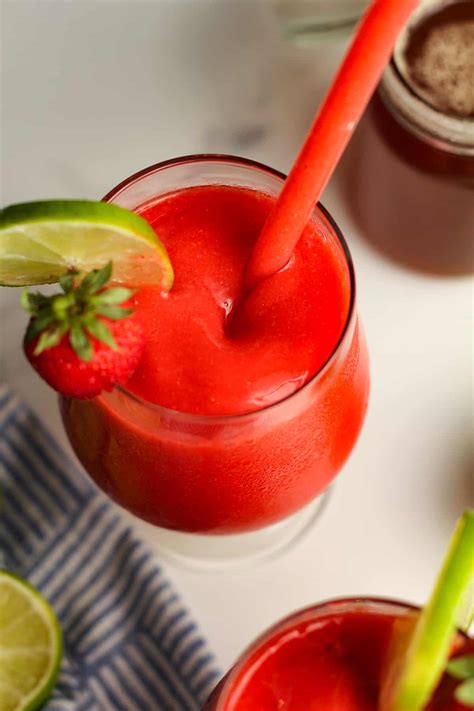 Strawberry Daiquiri Mocktails - SueBee Homemaker