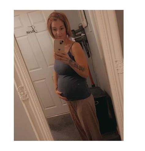 25 Weeks Pregnant - Bump, Baby's Size at 25 Weeks | Emma's Diary