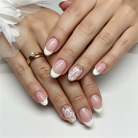25 Elegant Oval French Tip Nail Designs for Chic Hands