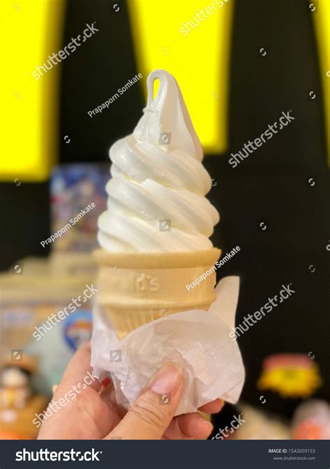 128 Mcdonalds Ice Cream Cone Images, Stock Photos & Vectors | Shutterstock