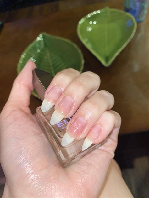 BIG.MEATY.CLAWS. : r/longnaturalnails