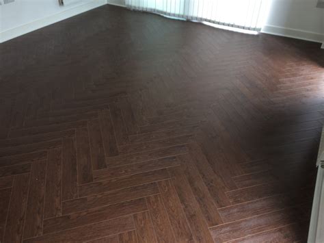 Dark Herringbone Laminate Flooring | Kurungu Divalli