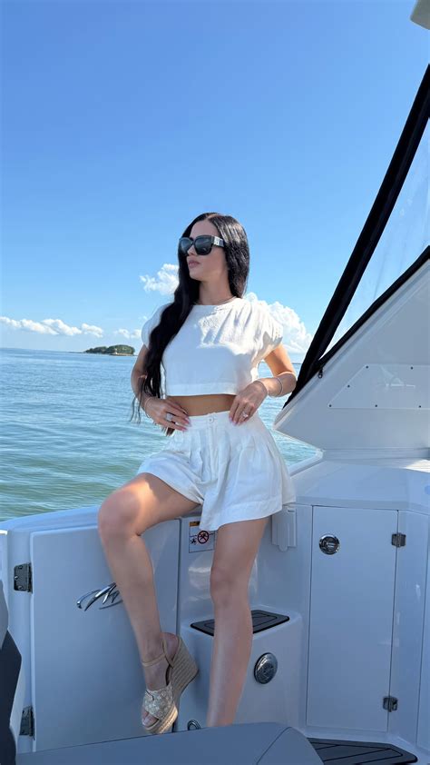 Yulia Foxx | Sweeter than honey @ravefix 📸 @davidblazze | Instagram