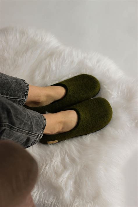 Wool Barefoot Slippers With Full Heel - Natural Foot Shaped Slippers ...