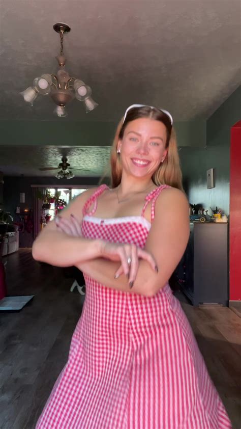 Destiny (@queen_egirll27) - Urlebird