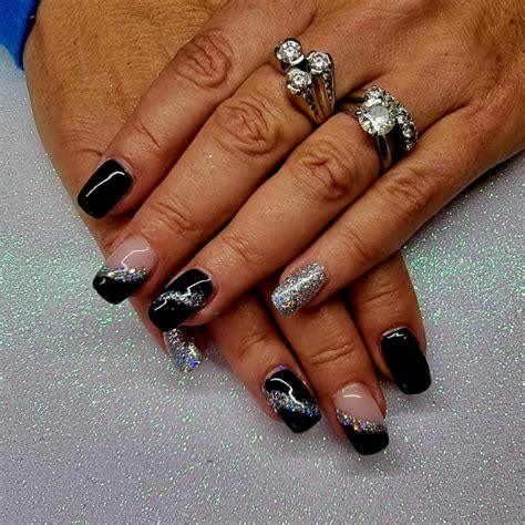 33+ Dazzling Black and Silver Nails for a Sophisticated Edge - Nail ...