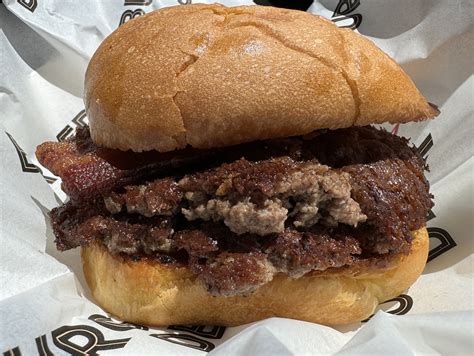 Burger Deck - Hungryones.com - Food Blog