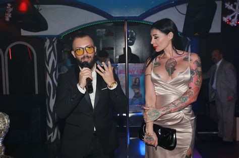 Segnalano i profili della coppia hard per farli chiudere: Lady Muffin e Tommy A Canaglia dai ...