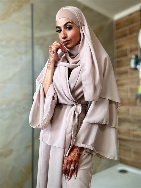 Holly Hart - OnlyFans - British OnlyFans