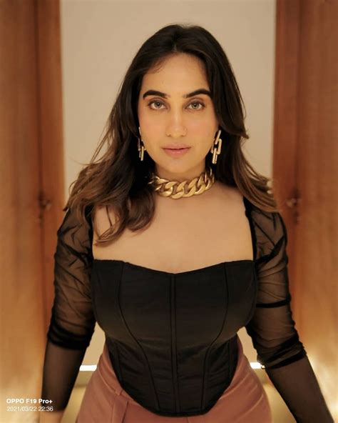 10 Best Indian Fashion Influencers On Instagram 2023