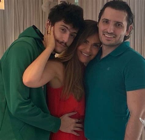 Longe da TV, Karina Perez, a Andrea de 'Mulheres de areia', hoje é empresária e avó