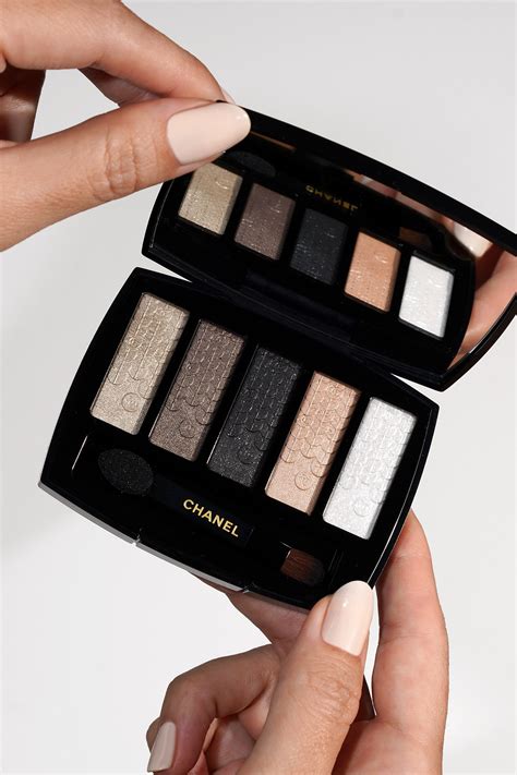 Chanel Holiday 2023 Collection - The Beauty Look Book