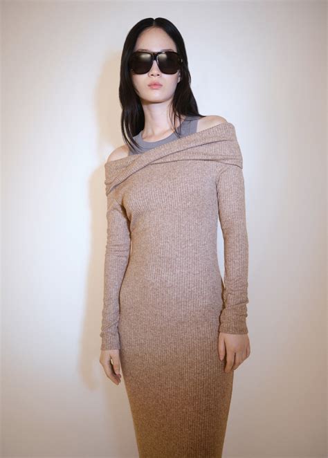 Off-the-shoulder knitted dress - Women | MANGO Iraq