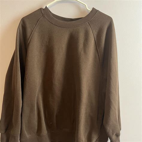 Plain brown crewneck - Depop
