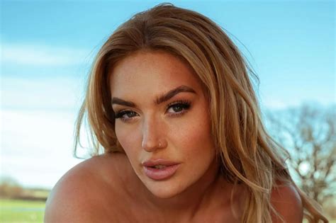 I have two vaginas - it brings a whole new meaning to threesomes, men ...