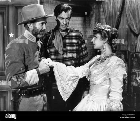 WALTER BRENNAN GARY COOPER LILIAN BOND THE WESTERNER (1940 Stock Photo ...