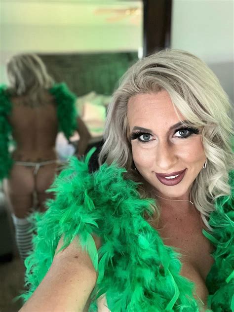 Big News! LT. Bella Lexi now has a FREE Onlyfans! Check it out in the comments below : r/LtBellaLexi