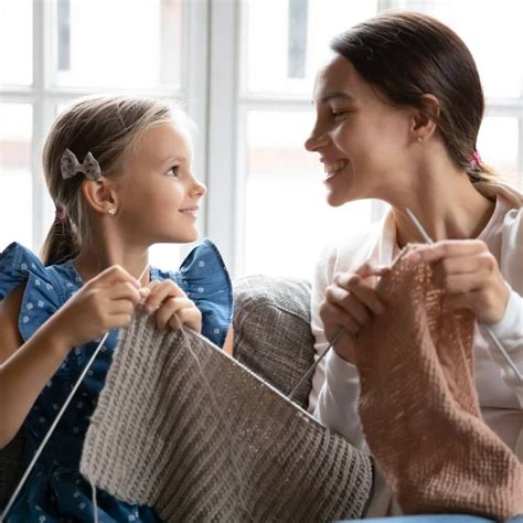 Q&A: How to Keep Yarn from Twisting when Knitting with Two Strands