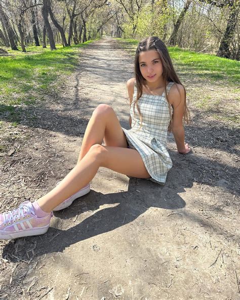 lerabuns-leaked-fansly221 - ColorMusic