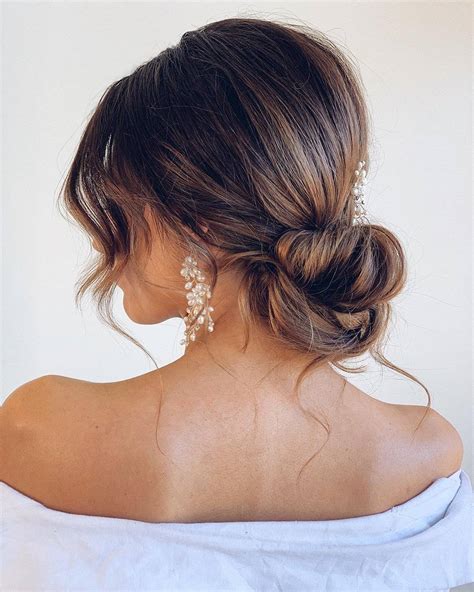 20+ Best Bridesmaid Hairstyles Ideas 2024 [Guide & Tips]