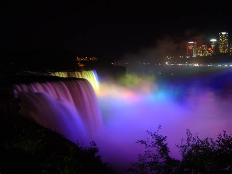Niagara Falls Light Show - Night Illumination + Schedule
