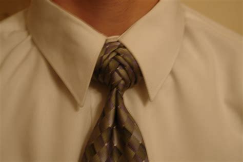 Eldredge Necktie Knot : 5 Steps - Instructables