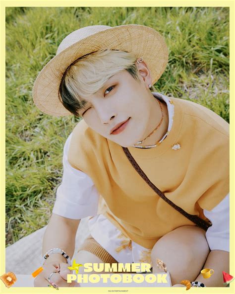 [VOTE HERE] Potret Hongjoong ATEEZ yang Masuk Kandidat Idol K-Pop Paling Cocok Jadi Gandengan ke ...
