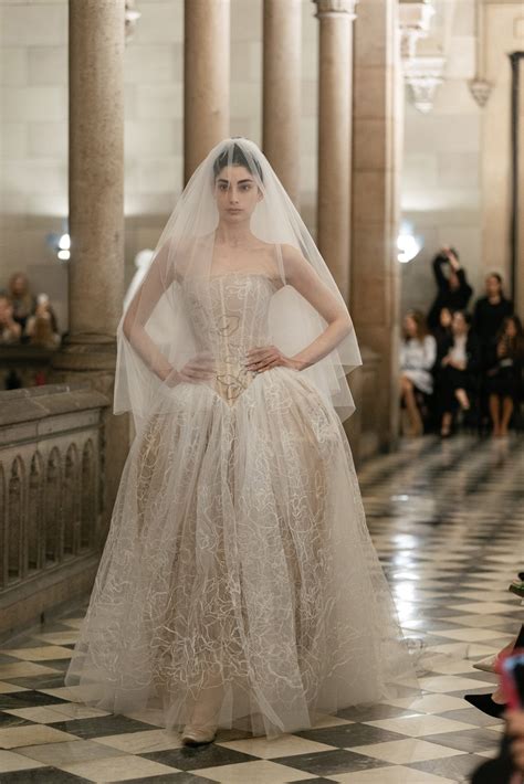 Vivienne Westwood's First Ever Bridal Show in Barcelona Left Us ...