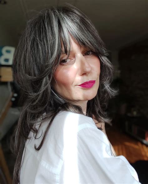 13 Incredible Shag Haircuts For Older Women To Challenge Your Flair