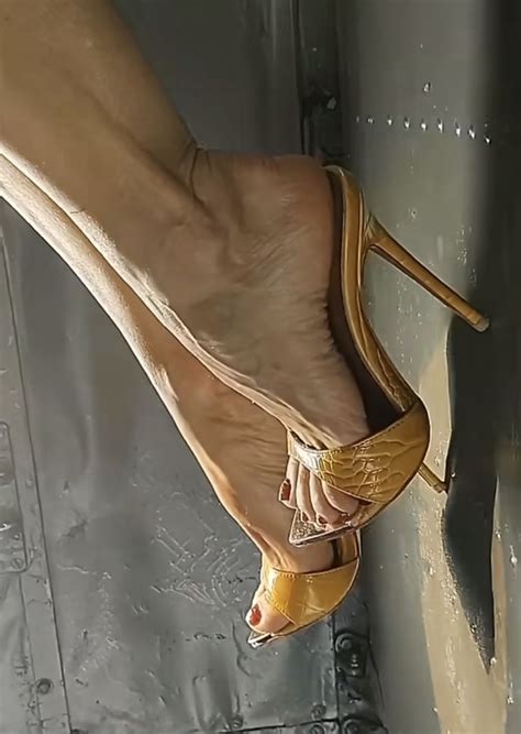 Sexy Legs And Heels, Hot Heels, Black High Heels, High Heel Mules ...