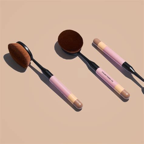 16 Tools That Act Like A Magic Wand For Your Foundation