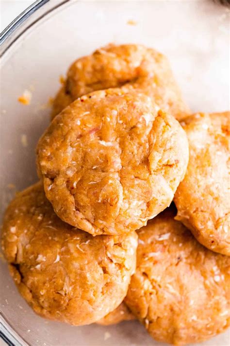 Homemade Juicy Turkey Burgers Recipe | Diethood