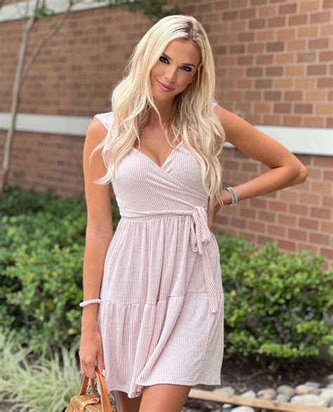 Elise Lobb Dzingel Biography, Wiki, Height, Weight, Golf Career, Net ...