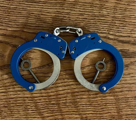 Handcuff Collector | Here’s a better look at my Smith & Wesson blue weather shield handcuff ...