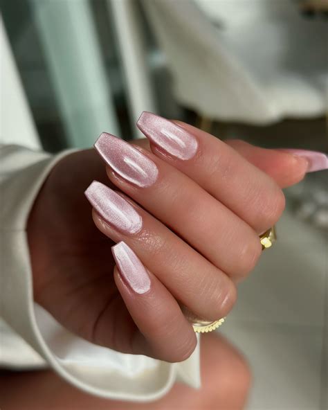 22+ Coolest White Cat Eye Nail Ideas (2025) - DrExplains