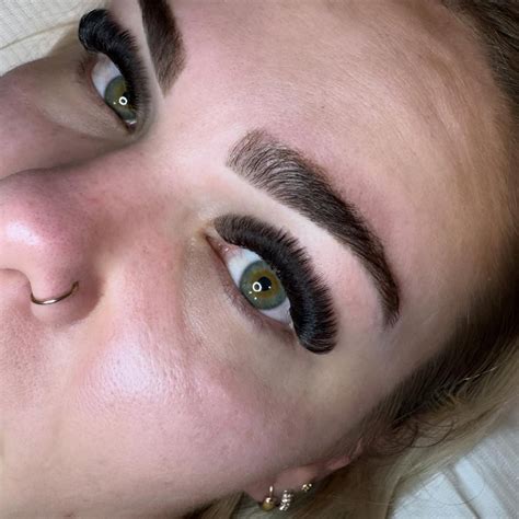 Eyelash Extensions Cost By Types In 2025 - New Update