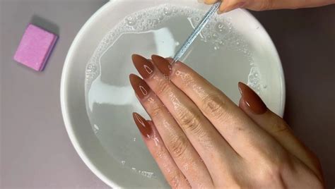 How to safely remove press-on nails: a guide for liquid glue, gel glue ...