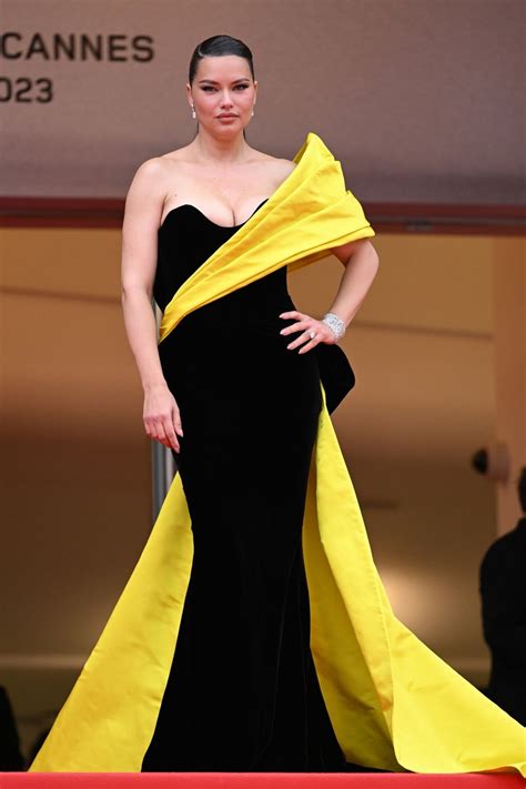 Adriana proudly showing her MILF post pregnancy tits in Cannes : r ...