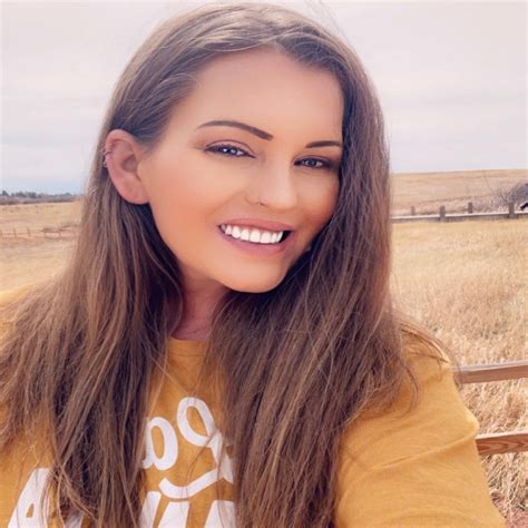 Meet Amanda Arnold, MCLC | Life Coach, Content Creator, Writer, Heath ...