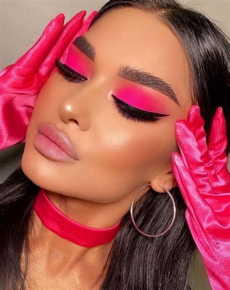 Pin by Kris on Makeup♡ | Pink eyeshadow look, Pink makeup, Neon makeup