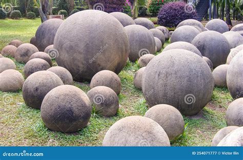 Decorative Stone Garden of Round Large Stones Stock Image - Image of stone, bricklayer: 254071777