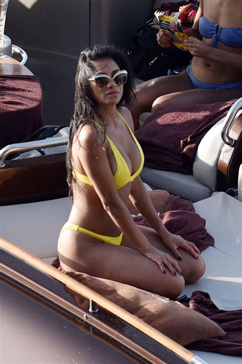 Nicole Scherzinger in Bikini on a Boat in Capri 06/15/2019 • CelebMafia