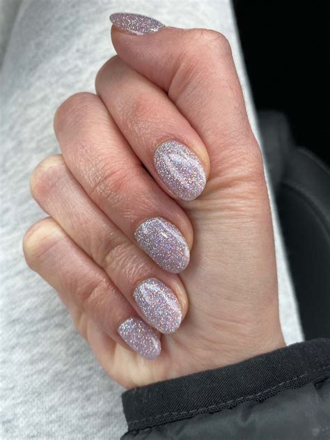 Silver Sparkly Glitter Nails – Vibrant Guide