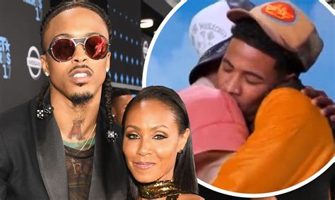 August Alsina Und Stori August Alsina Returns Home After Stage Fall