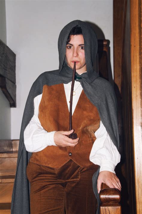 Frodo Baggins DIY costume | Cosplay diy, Diy costumes, Frodo baggins