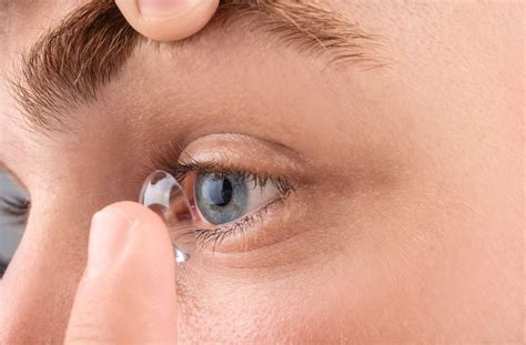 Are Daily Contacts Better for Dry Eyes? | 2020 Eyecare Ohio