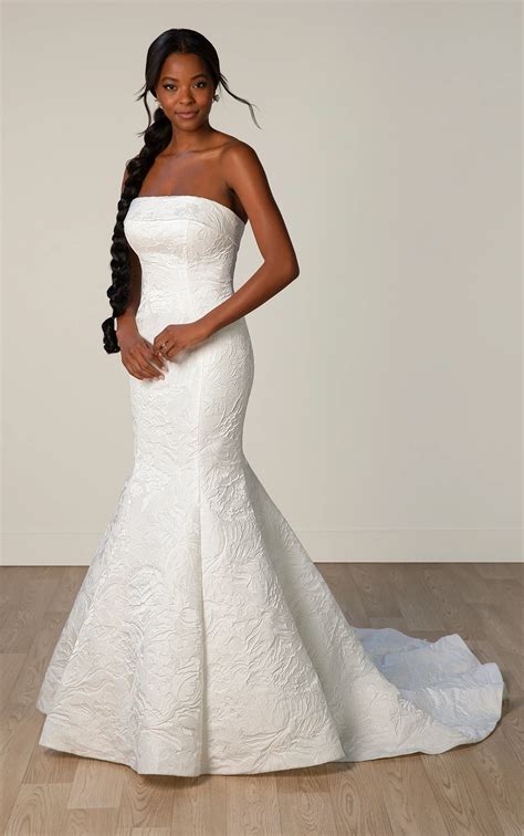 Modern Plus Size Strapless Fit-and-Flare Wedding Dress