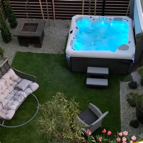 Hot Tub Losing Water but No Leak? Top 4 Issues to Check!