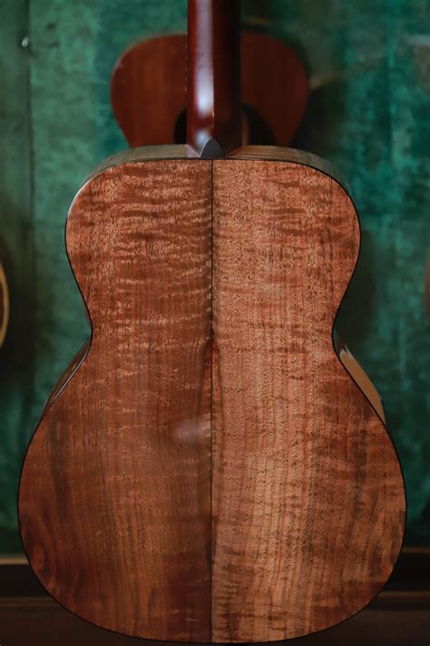 Santa Cruz OM Walnut - McCabe's Guitar Shop