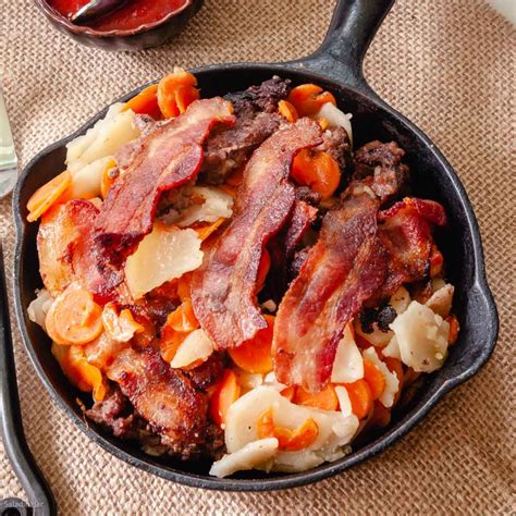 Ground Beef and Bacon Skillet with Potatoes (One-Pan Dinner)